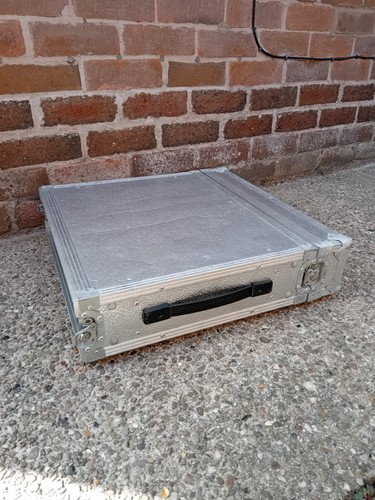 Flight case for - case, 2u