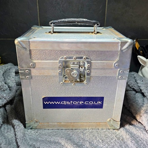 Aluminium flight case for - dj,
